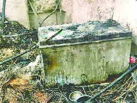 Fire caused by gas leakage, three home burns
